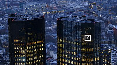 Европейские биржи начали неделю падением из-за Deutsche Bank