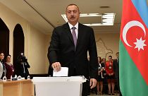 Alijev jövőjéről döntenek az azeri népszavazáson