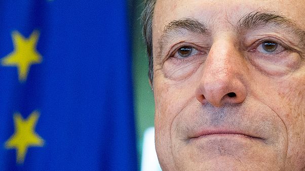 Draghi defiende en el Parlamento su política monetaria y asegura que la eurozona resiste al 'brexit' Draghi defiende en el Parlamento su política monetaria y asegura que la eurozona resiste al 'brexit'