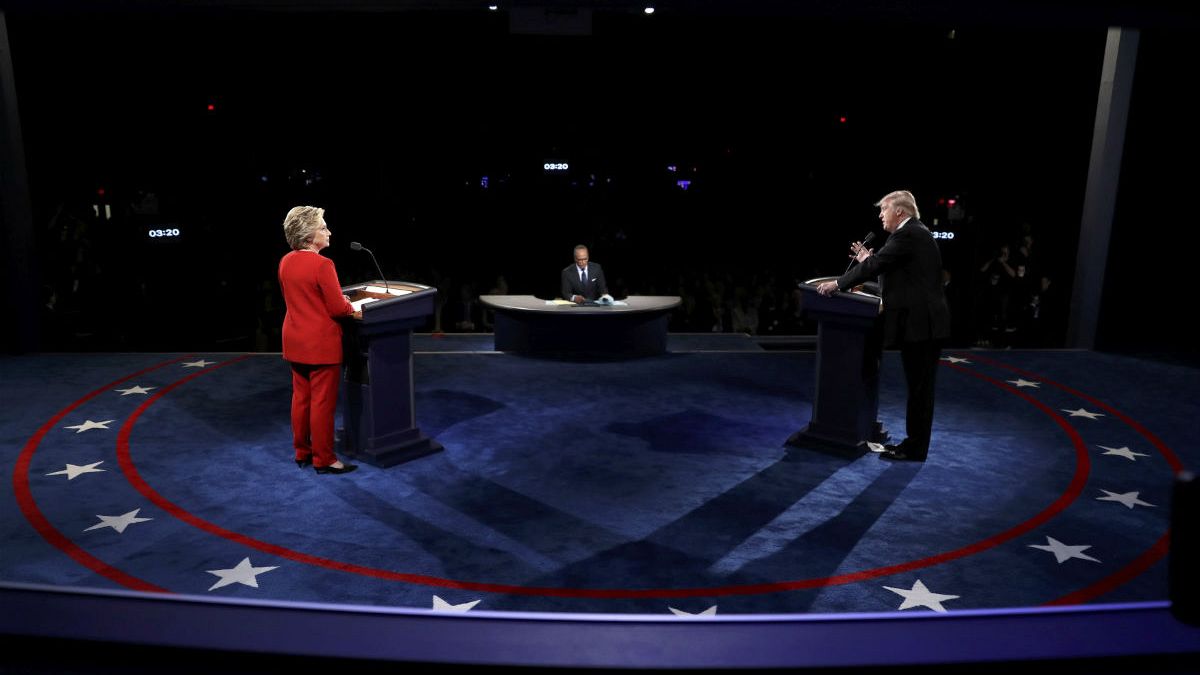 Смотрите в прямом эфире: Битва кандидатов. Раунд первый. Трамп против Клинтон.