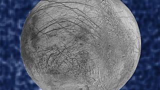 NASA descobre possíveis jatos de vapor em lua de Júpiter