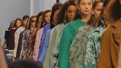 Mailand: Strass, Streifen und üppige Outfits