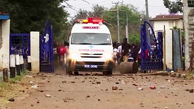 Quénia: Estudantes protestam contra acidentes rodoviários em Nairóbi