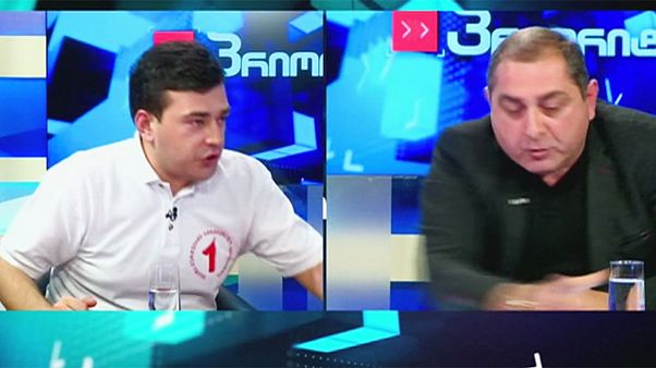 شجار على الهواء بين مرشحين للانتخابات البرلمانية في جورجيا شجار على الهواء بين مرشحين للانتخابات البرلمانية في جورجيا