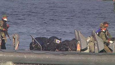 انتشال المركب الغارق قبالة سواحل مصر و33 جثة أخرى