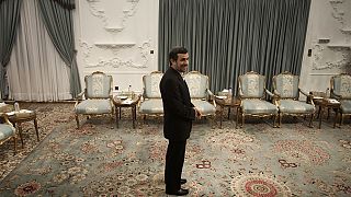 همراه با یورونیوز؛ رقابت‌های انتخاباتی ۹۶ بدون محمود احمدی‌نژاد چگونه خواهد بود؟