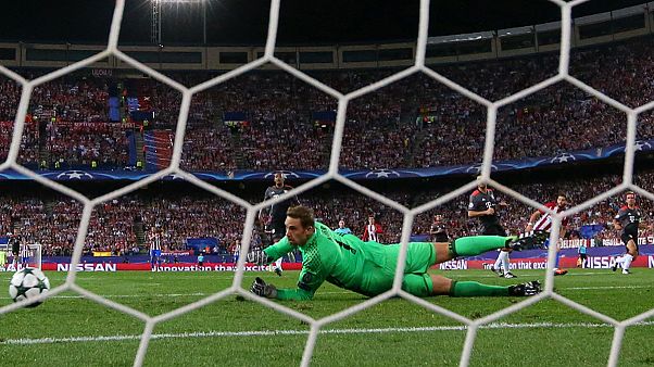 Ligue des champions : le PSG se fait peur, le Bayern se fait battre Ligue des champions : le PSG se fait peur, le Bayern se fait battre
