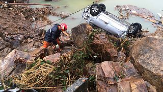 Taifun Megi sorgt für Hochwasser und Erdrutsche in China