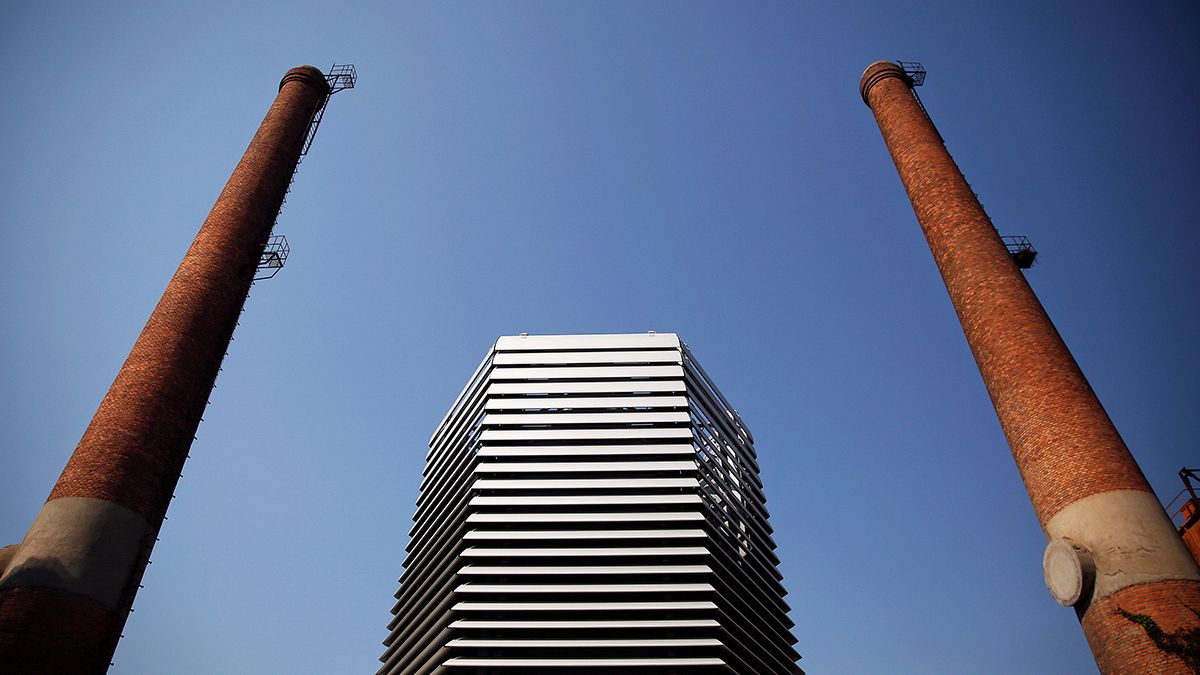 World's largest air purifier makes debut in China