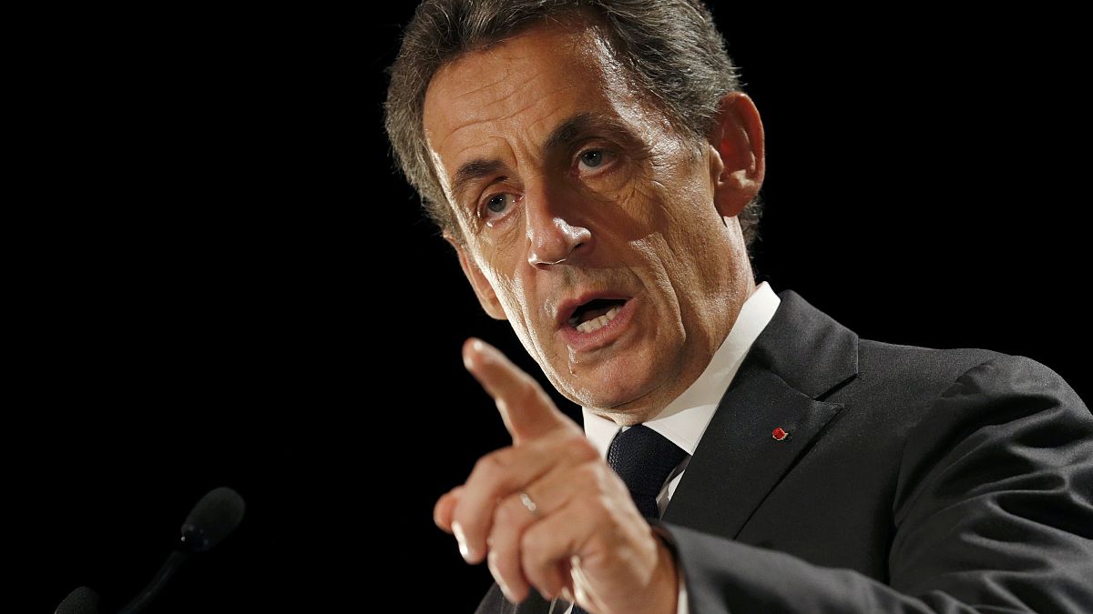 Sarkozy: "Türkiye ile AB müzakerelerini keseceğiz."