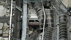 Schweres Zugunglück in New York: Nahverkehrszug rast über Gleisende in Bahnhofhalle