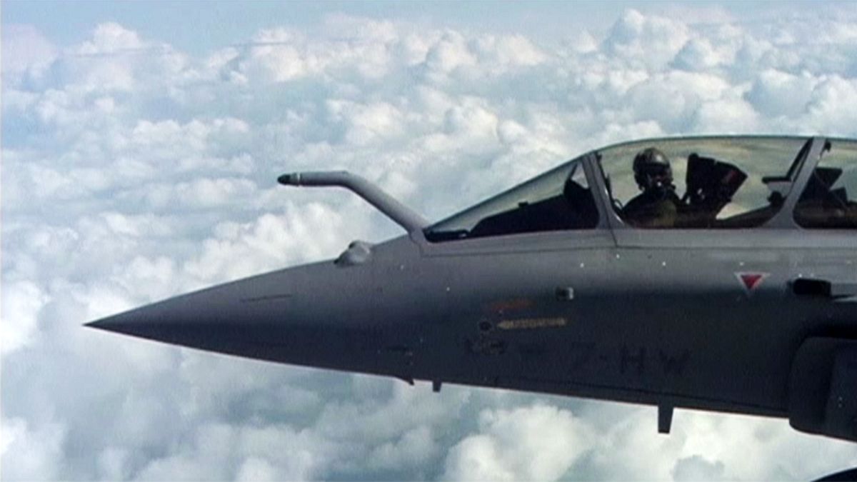عملیات هوایی جنگنده های فرانسه علیه مواضع داعش با هدف آزادسازی موصل