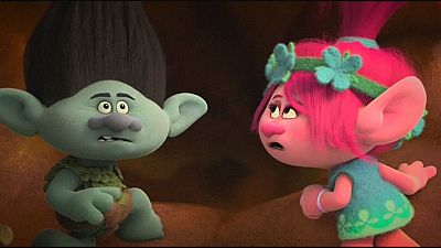 TROLLS, colorata commedia musicale