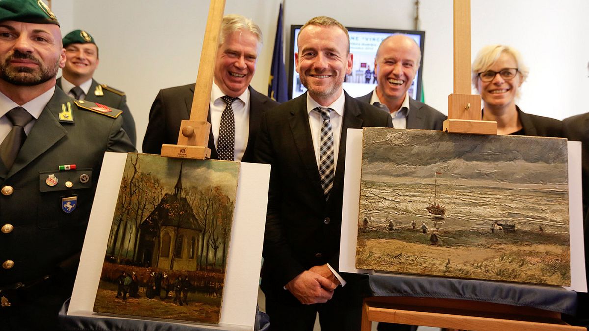 Найдены картины Ван Гога, украденные 14 лет назад