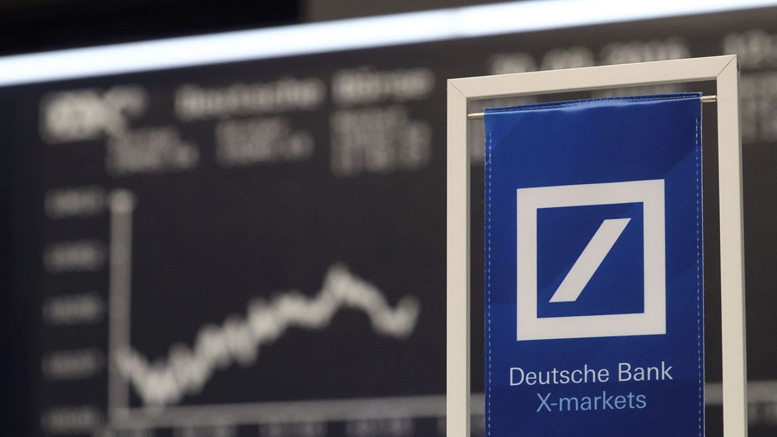 El Deutsche Bank cae en bolsa por primera vez de los 10 euros, al anunciarse una salida de fondos