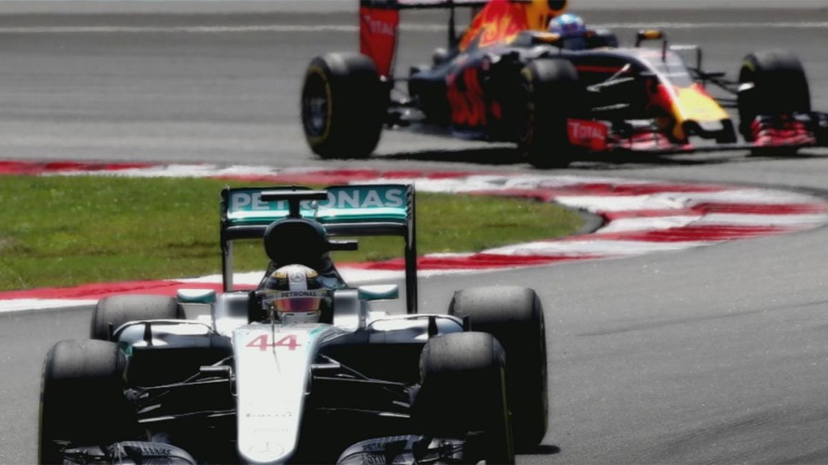 Ricciardo shines in Malaysia as Hamilton retires