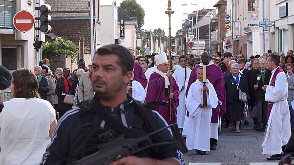 Französische Kirche nach Terroranschlag wiedereröffnet Französische Kirche nach Terroranschlag wiedereröffnet