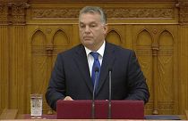 Угорщина: Орбан ініціює зміни до конституції на виконання недійсного референдуму