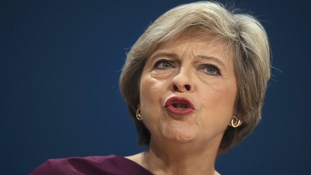 Primeira-ministra britânica promete focar-se na classe trabalhadora
