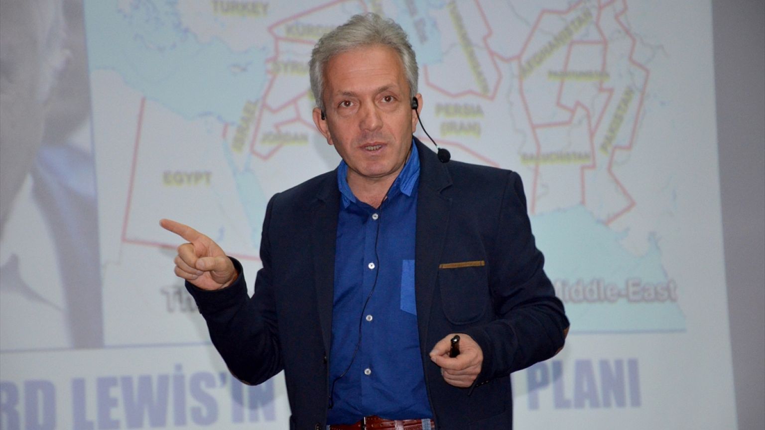 Profesörden ilginç sözler "Pokemon oynuyorsanız ülkenizi satıyorsunuz"