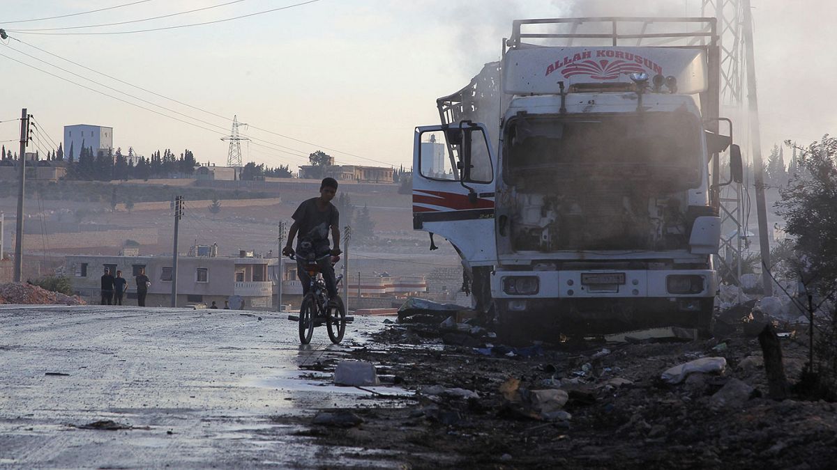 Air attack destroyed aid convoy says UN as Syrian troops close on Aleppo
