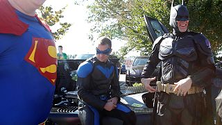 США: жертву школьной стрельбы похоронили в костюме Бэтмена