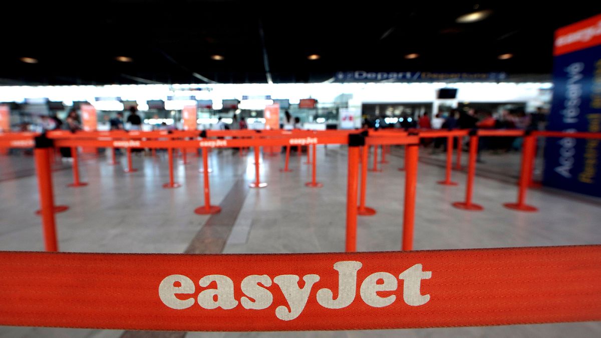 EasyJet lancia allarme utili, titolo ai minimi da gennaio 2013