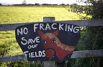 Britische Regierung genehmigt umstrittene Fracking-Bohrungen