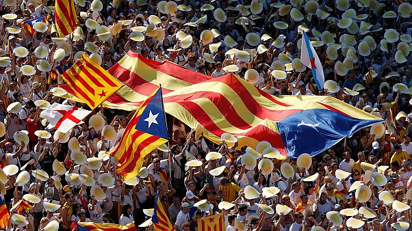 Catalogna, ok del parlamento per un referendum sull'autodeterminazione a settembre 2017 Catalogna, ok del parlamento per un referendum sull'autodeterminazione a settembre 2017