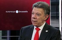 A kolumbiai elnök elmondta az Euronews-nak, hogy a békefolyamat a legfontosabb számára