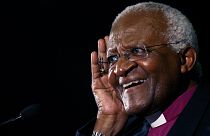 Arcebispo Desmond Tutu reclama direito a suicídio assistido