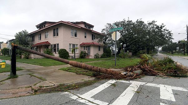 Hurricane Matthew tears up America's Atlantic coast Hurricane Matthew tears up America's Atlantic coast