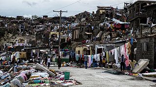 Aid supplies reach Haiti, as death toll soars to nearly 900