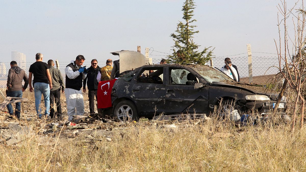 Turquia: Dois alegados terroristas fizeram-se explodir