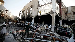 Masacre en la capital de Yemen: más de 140 muertos en un bombardeo