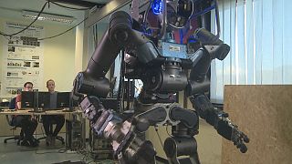 Робот-гуманоид Walkman готовится к спасательным операциям
