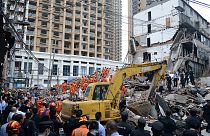 Çin'de 4 bina çöktü: En az 17 ölü