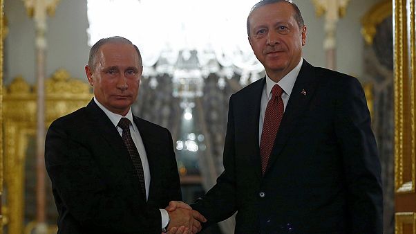 Putin y Erdogan afianzan su reconciliación, hablan de paz y gas ruso para Europa Putin y Erdogan afianzan su reconciliación, hablan de paz y gas ruso para Europa