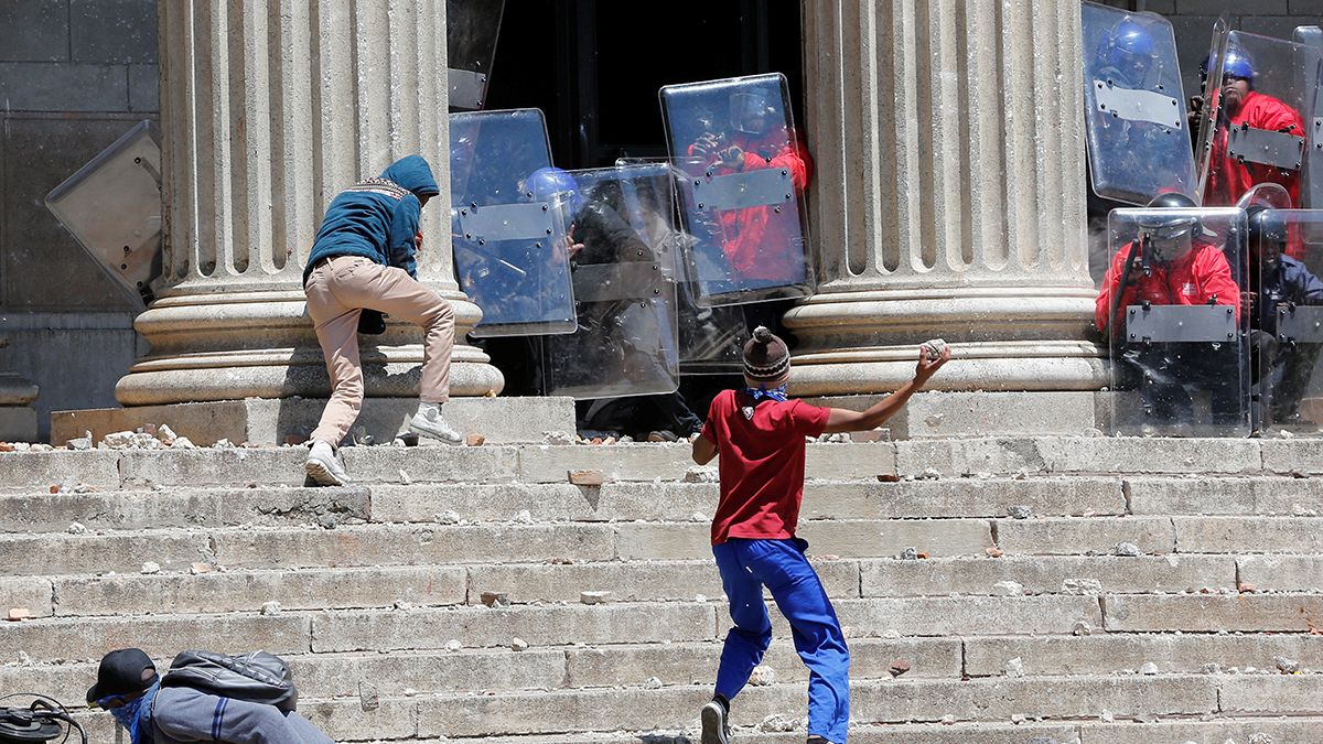 Nouvelle flambée de violences dans les universités sud-africaines