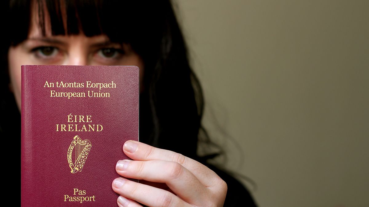 İngilizlerin İrlanda pasaportuna yoğun ilgisi sürüyor