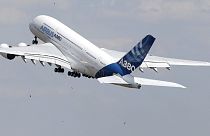 Airbus сокращает производство суперлайнеров A380