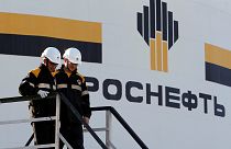 Aramco y Rosneft se observan a distancia en las negociaciones para reducir la producción de crudo