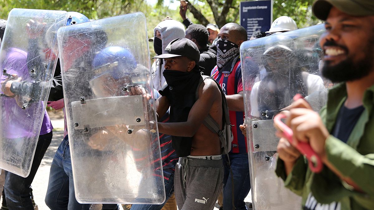 درگیری پلیس و دانشجویان آفریقای جنوبی برای دومین روز متوالی