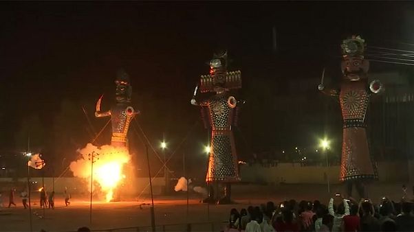 Índia: A chama do demónio Ravana em Dussehra Índia: A chama do demónio Ravana em Dussehra