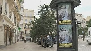 "Ya llegan ...", nueva campaña contra los migrantes en Béziers, Francia