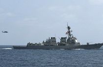 Navio norte-americano alvejado de novo com mísseis ao largo do Iémen