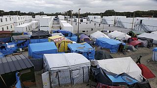 First of new wave of child refugees in Calais travel to UK