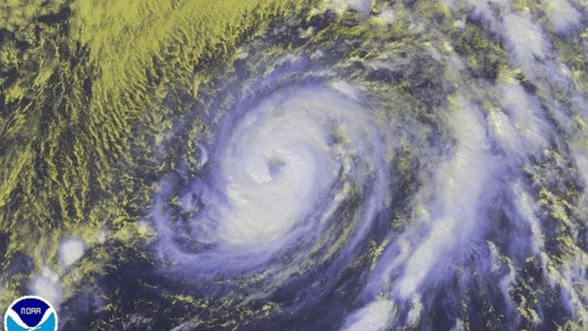 Nicole Kasırgası Bermuda'yı vurdu