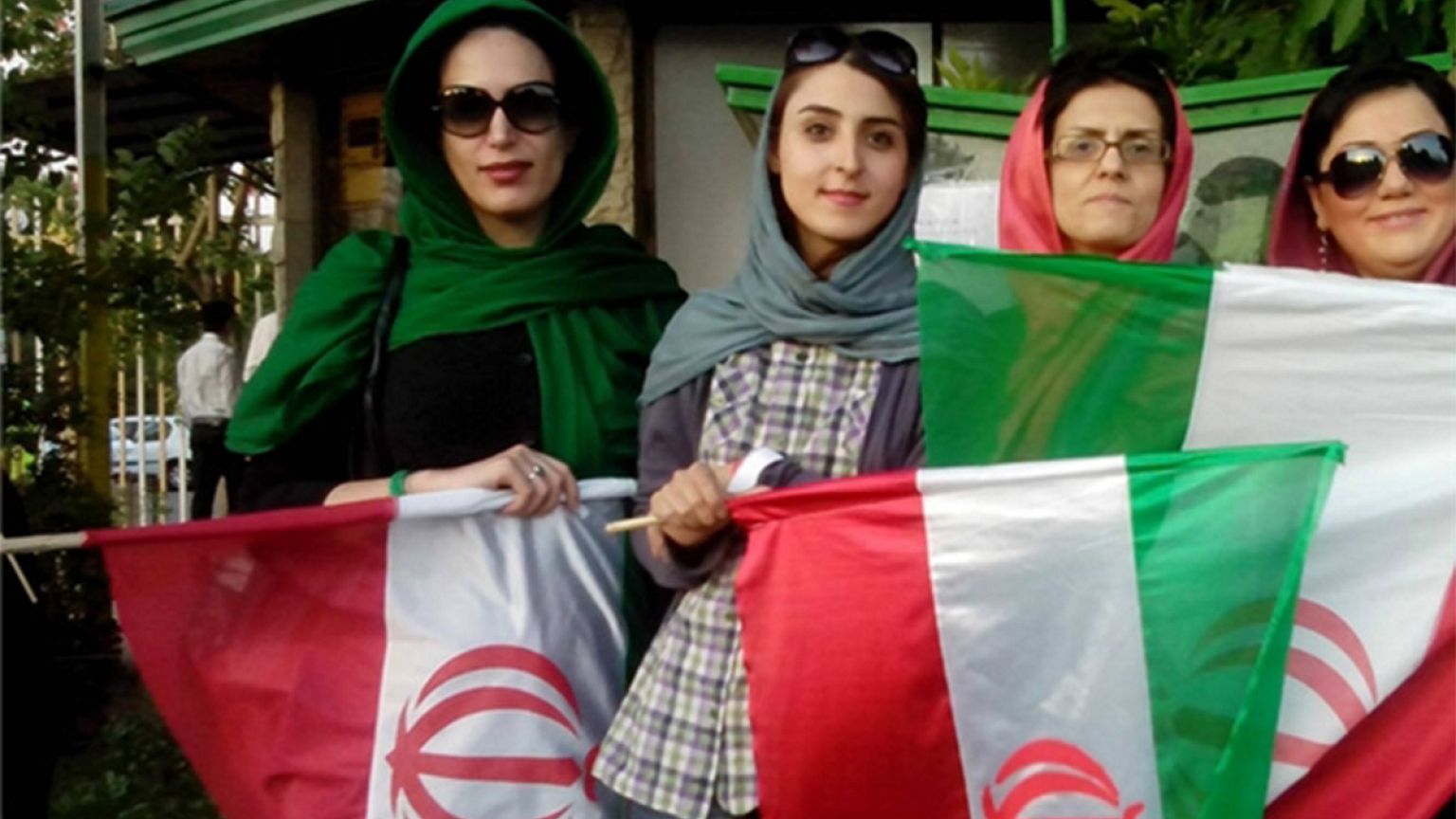 دیده‌بان حقوق بشر: تا وقتی ایران زنان را به ورزشگاه راه نمی‌دهد، حق میزبانی به آن ندهید