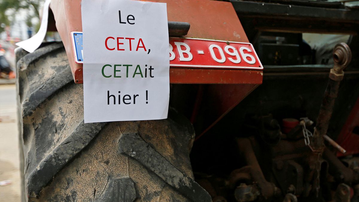 Суета вокруг CETA. Поощрение Греции. Кен Лоуч осуждает ЕС